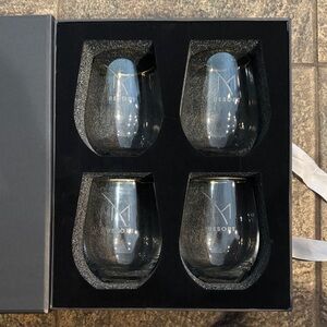 M Resort Set of 4 Wine Glasses